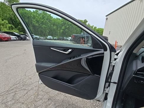 Used 2024 Kia Niro EX FWD image 19