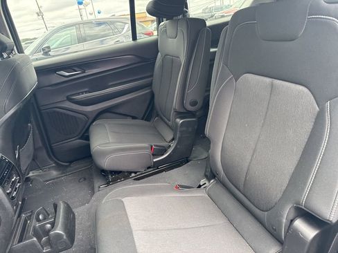 Used 2023 Jeep Grand Cherokee L Laredo image 10