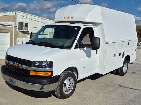 New 2025 Chevrolet Express 3500 w/ Power Convenience Package image 3