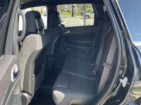 Used 2020 Jeep Grand Cherokee Laredo w/ Security & Convenience Group image 10