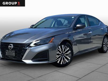 Used 2024 Nissan Altima 2.5 SV