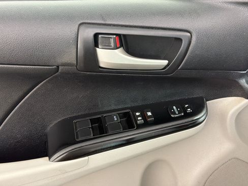 Used 2014 Toyota Camry LE FWD image 21