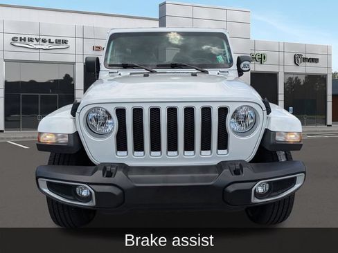 Used 2021 Jeep Wrangler Unlimited Sahara AWD/4WD image 9