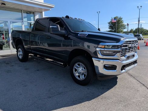 Used 2026 RAM 2500 Tradesman AWD/4WD image 2