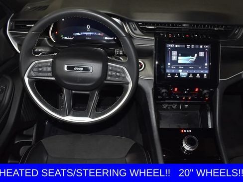 Used 2023 Jeep Grand Cherokee Altitude AWD/4WD image 13