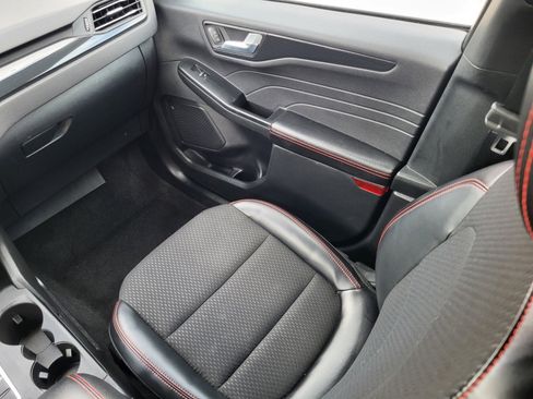 Certified 2025 Ford Escape ST-Line image 17