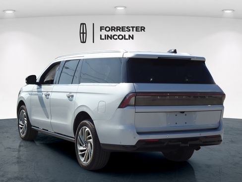 Used 2025 Lincoln Navigator L Reserve AWD/4WD image 5