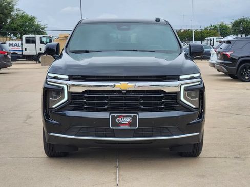 Used 2025 Chevrolet Suburban LS RWD image 10