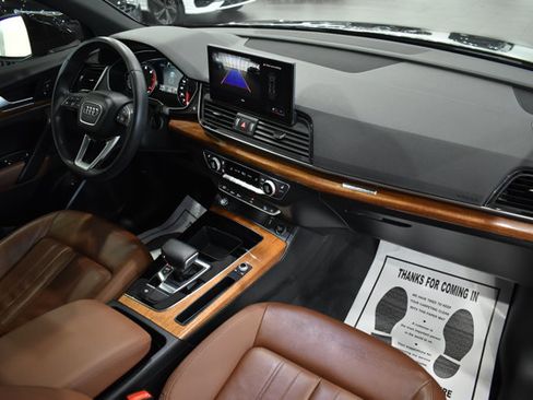 Used 2023 Audi Q5 2.0T Premium w/ Convenience Package AWD/4WD image 16