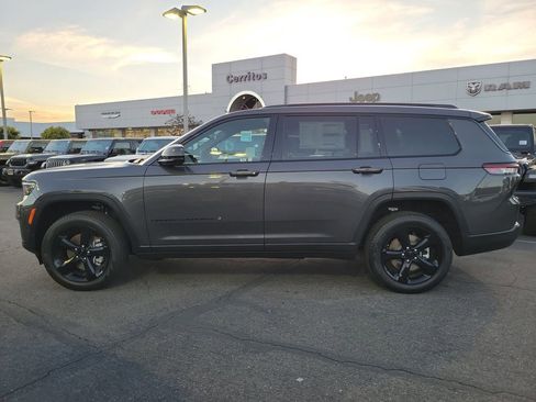 New 2025 Jeep Grand Cherokee L Limited w/ Luxury Tech Group II image 25