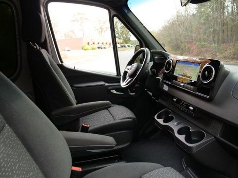 Used 2023 Mercedes-Benz Sprinter 3500 w/ Parking Package image 39