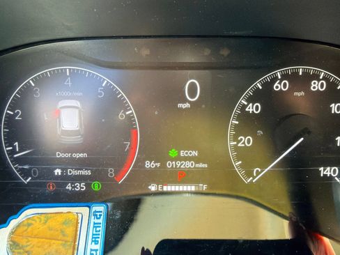 Used 2023 Honda CR-V LX image 4