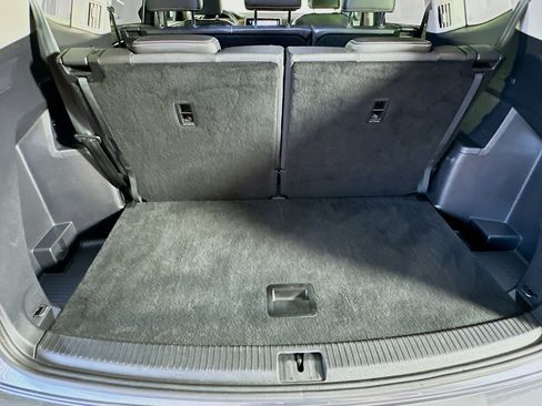 Used 2025 Volkswagen Atlas SE image 29