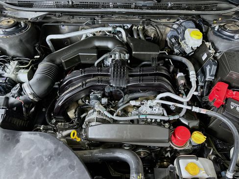 Used 2025 Subaru Outback Premium image 33