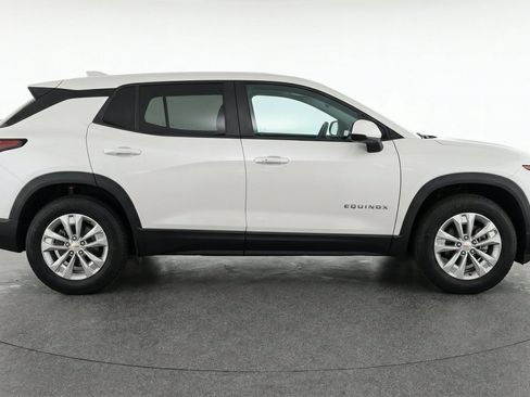 Used 2025 Chevrolet Equinox LT FWD image 5