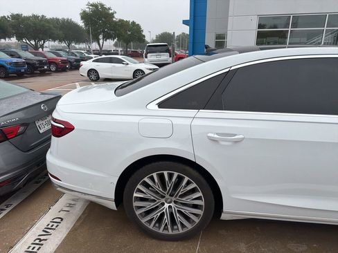 Used 2019 Audi A8 L 3.0T w/ Luxury Package image 5
