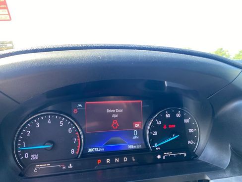 Used 2022 Ford Explorer XLT w/ Equipment Group 202A AWD/4WD image 12