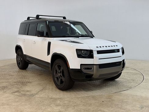 Used 2022 Land Rover Defender 110 X-Dynamic SE AWD/4WD image 7