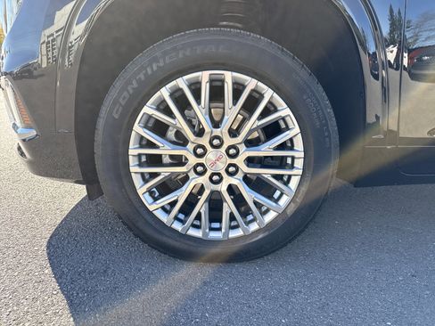 Used 2025 GMC Acadia Denali image 10