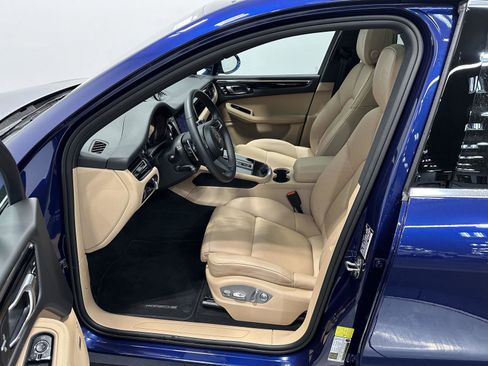 Used 2026 Porsche Macan Turbo AWD/4WD image 18