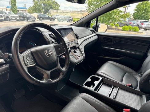 Used 2023 Honda Odyssey Sport image 9