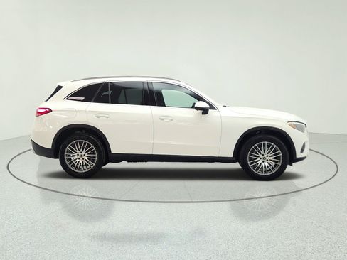 Certified 2026 Mercedes-Benz GLC 300 image 4