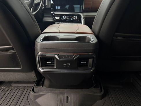 Used 2024 GMC Sierra 3500 Denali Ultimate AWD/4WD image 25