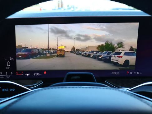 Used 2025 Cadillac Escalade ESV Sport Platinum image 37