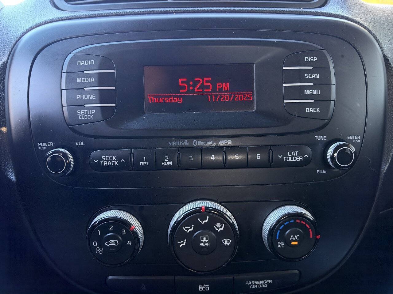 Used 2014 Kia Soul + FWD image 27