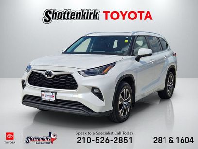 Used 2023 Toyota Highlander XLE