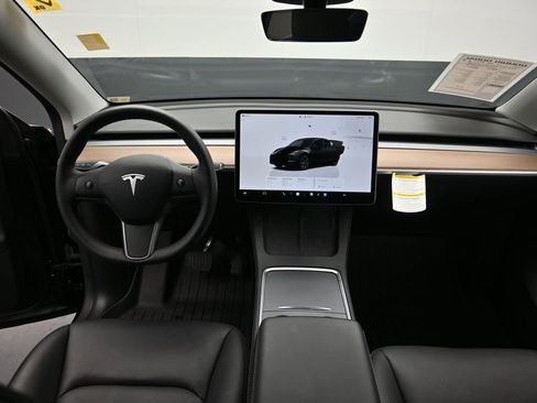 Used 2024 Tesla Model Y Long Range image 21