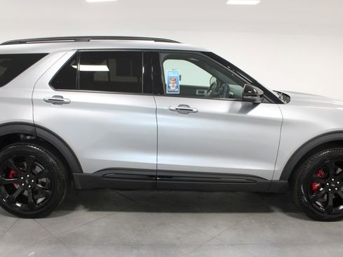 Used 2024 Ford Explorer ST w/ Equipment Group 401A image 11