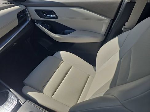 Certified 2023 Nissan Rogue SV w/ SV Premium B Package FWD image 16