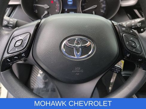 Used 2021 Toyota C-HR LE FWD image 12