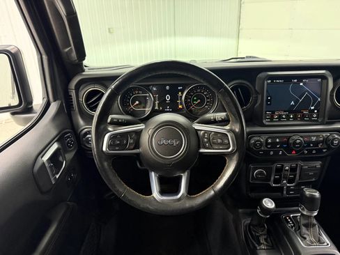 Used 2021 Jeep Gladiator Overland AWD/4WD image 18