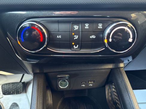 Used 2025 Chevrolet TrailBlazer LT image 19