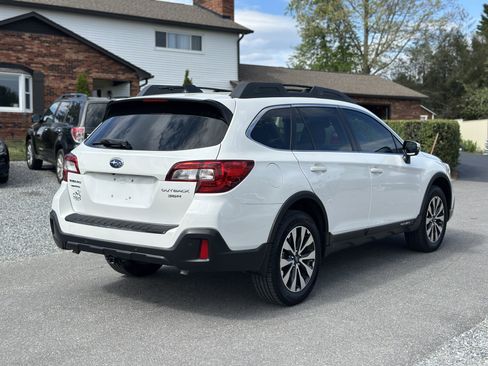 Used 2017 Subaru Outback 3.6R Limited image 3