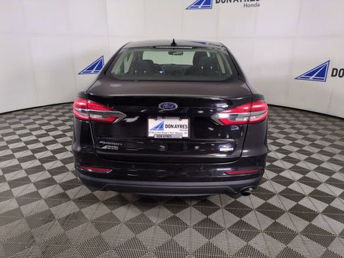 Used 2019 Ford Fusion SE image 4