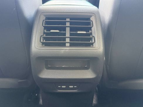 Used 2026 Volkswagen Tiguan SE AWD/4WD image 24