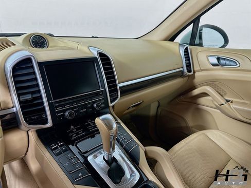 Used 2014 Porsche Cayenne image 16