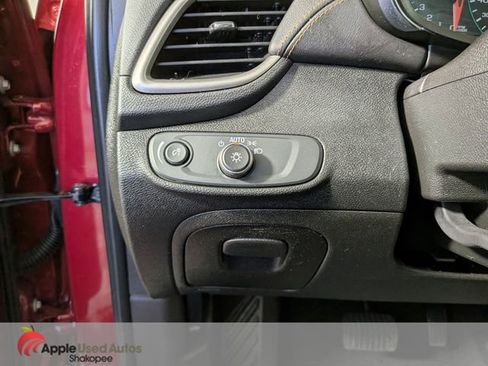 Used 2019 Chevrolet Trax LT w/ LT Convenience Package AWD/4WD image 13