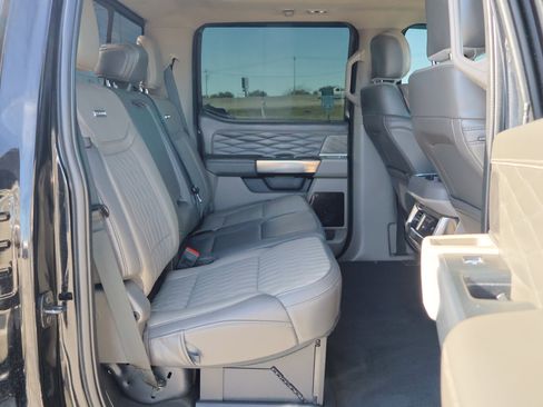 Certified 2025 Ford F350 Platinum w/ Platinum Plus Package image 37
