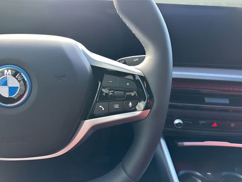 Used 2025 BMW i4 eDrive40 image 17