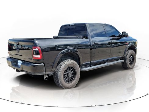 Used 2019 RAM 2500 Laramie w/ Black Appearance Package AWD/4WD image 3