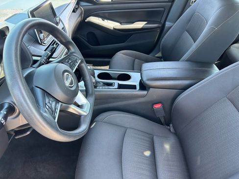 Used 2024 Nissan Altima 2.5 SV FWD image 26