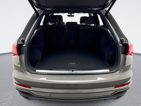 Used 2024 Audi Q3 2.0T Premium image 22