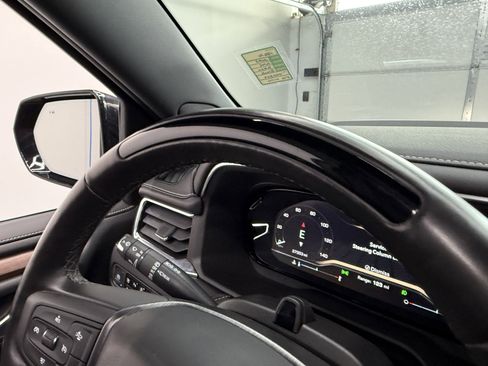 Used 2023 GMC Yukon Denali Ultimate image 14