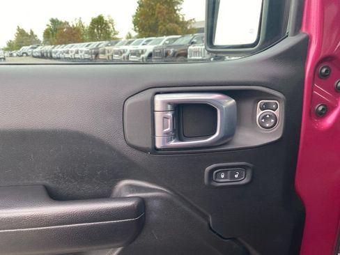 Used 2021 Jeep Wrangler Unlimited Rubicon AWD/4WD image 17
