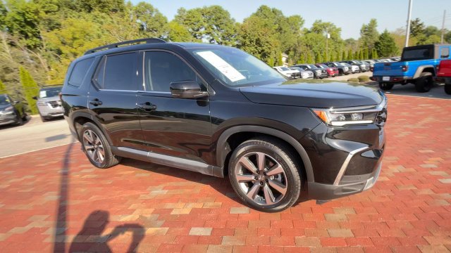Used 2025 Honda Pilot Elite image 3