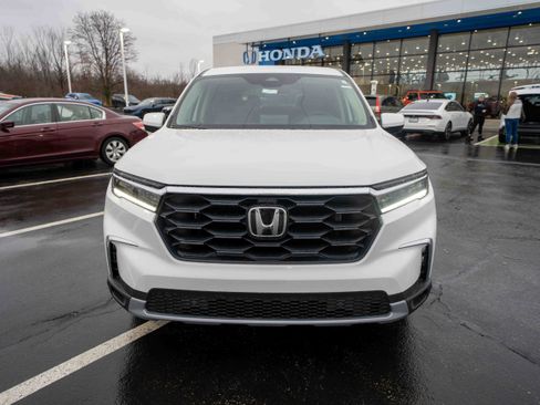 New 2025 Honda Pilot EX-L image 2